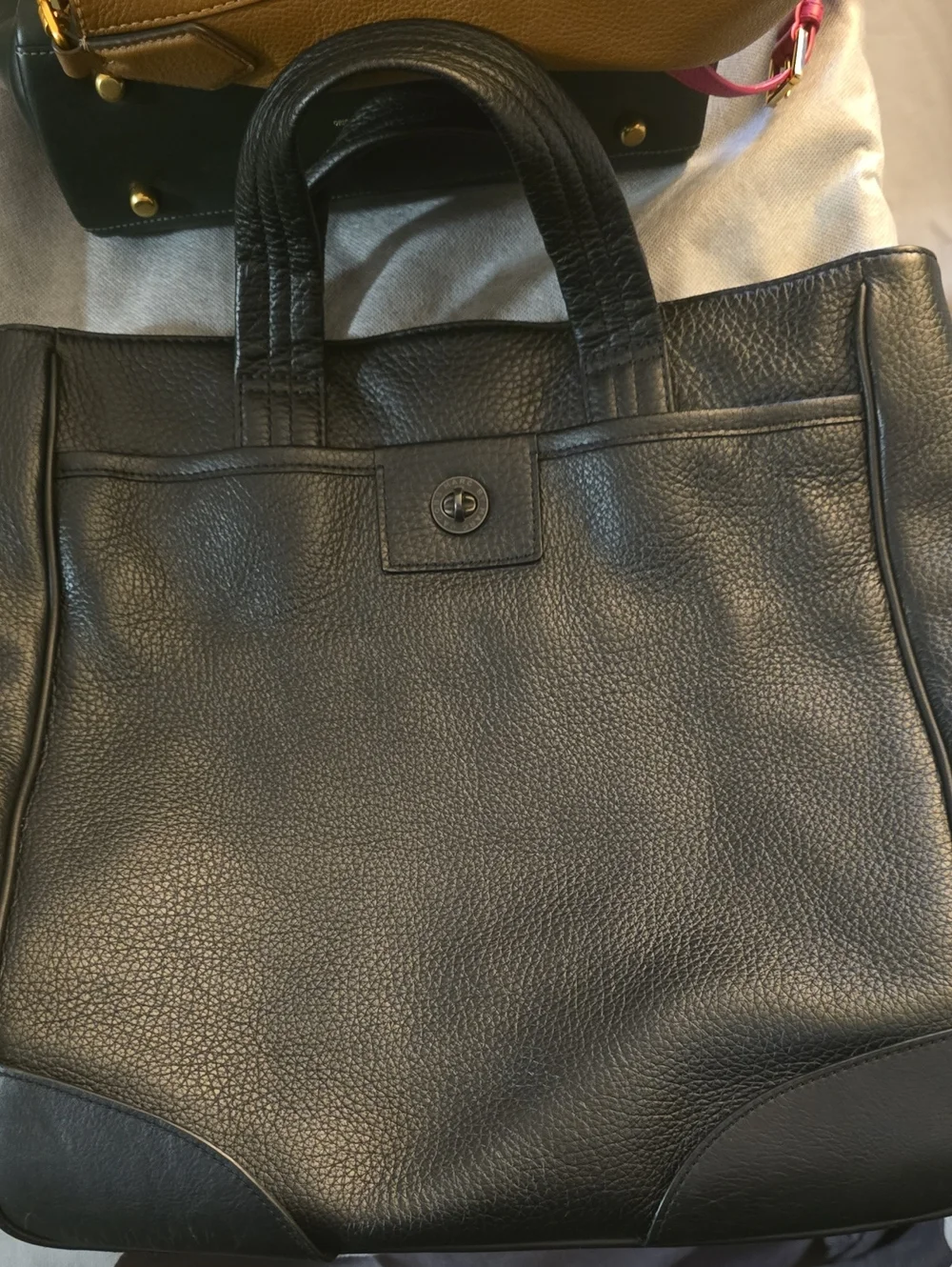 MARC JACOBS Leather Tote Bag - Classic Carryall